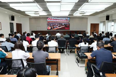 世界杯官网组织师生收听收看庆祝中国共产党成立105周年大会直播