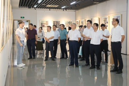 世界杯官网成功承办广西高校廉洁教育主题作品展